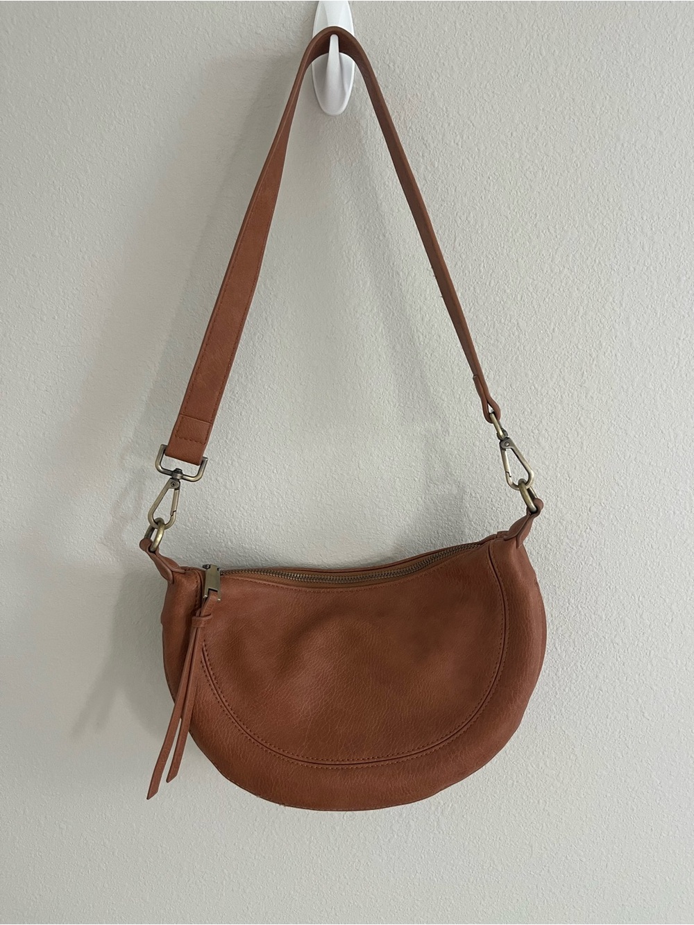 Urban Originals/Anthropologie Tan Luna Slouchy Crescent Bag